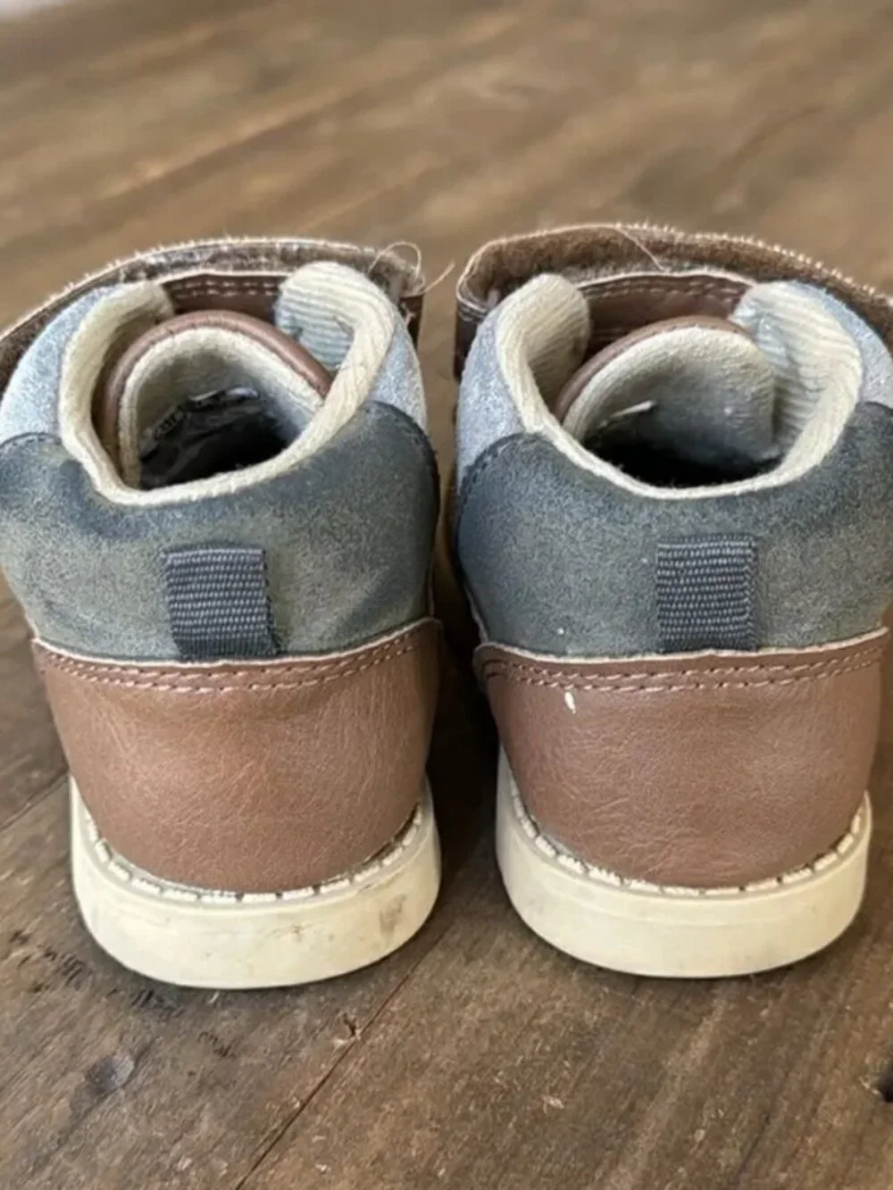 Carter’s Toddler Boots Size 6C Brown Winter Shoes Neutral Casual Lace Up Cold